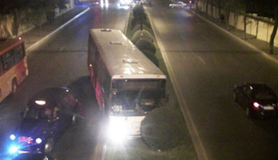 Bakıda 18 saylı avtobus qəza törətdi