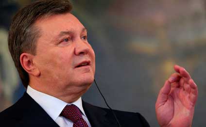 Yanukoviç prezident adından məhrum edildi