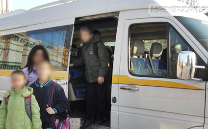 12 yaşlı qızı avtobusda zorladılar