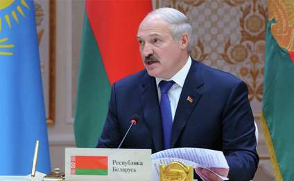 Lukaşenko Bakını təriflədi