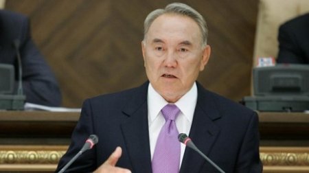 Nazarbayev yenə prezidentlikdən əl çəkmir