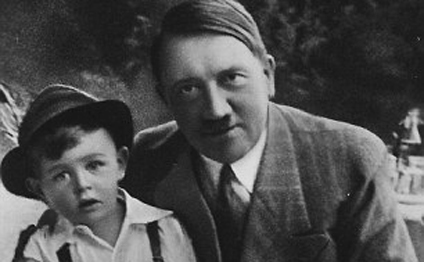 Hitlerin 4 yaşlı uşaqla çəkdirdiyi şəklinin sirri açıldı