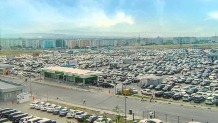 Azərbaycan Gürcüstandan avtomobil idxalını beş dəfə azaltdı