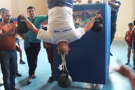Azərbaycanlı idmançı dünya rekordunu qırdı