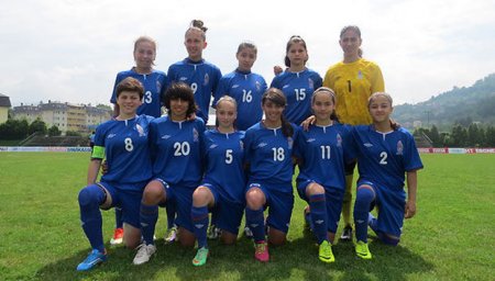 Futbolçu qızlarımız Gürcüstanı komandasını darmadağın etdilər