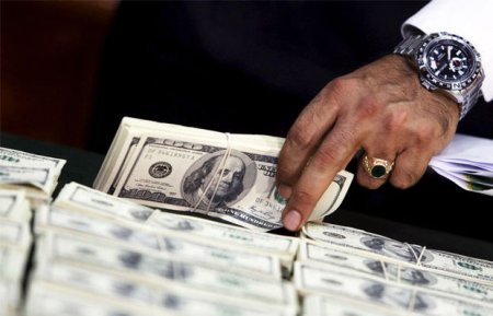 Azərbaycanda dollara tələbatın artmasının səbəbi açıqlandı