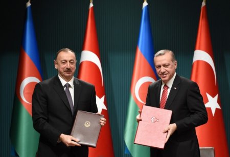 Azərbaycan və Türkiyə arasında 6 sənəd imzalandı