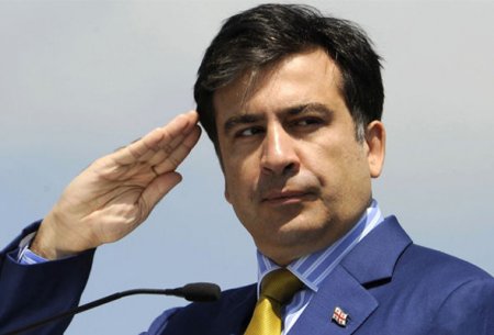 Saakaşvili: Bir kərə yüksələn bayraq, bir daha enməz