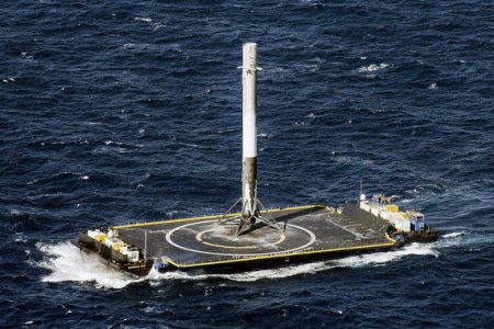 “Falcon 9” raketininin Atlantik okeanında enişi