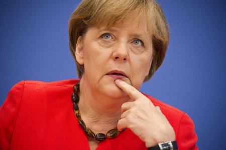 Merkel Rusiyaya qarşı sanksiyaları sərtləşdirmək niyyətindədir