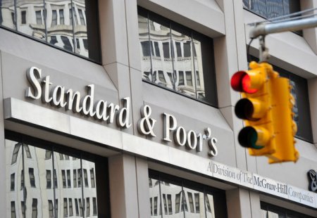 “Standard & Poor's” Türkiyənin kredit reytinqini aşağı saldı