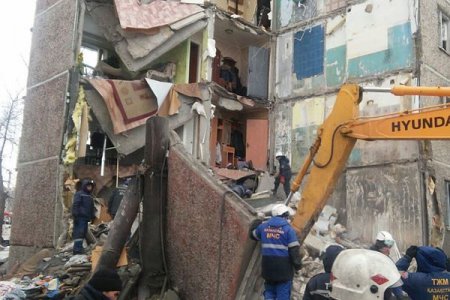 Qazaxıstanda yaşayış binasının uçması nəticəsində doqquz nəfər ölüb