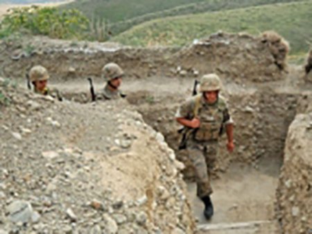 Ermənistanda partlayış: hərbçilər döyüş mövqeyində yaralandılar