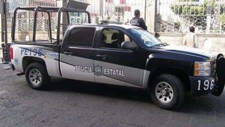Meksikada bir şəhərin bütün polisləri tərksilah edilərək saxlanılıblar