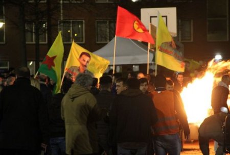 Niderlandda terrorçu PKK tərəfdarlarının aksiyası keçirilib