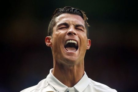 “Spiegel” Ronaldonu zorakılıqda ittiham etdi
