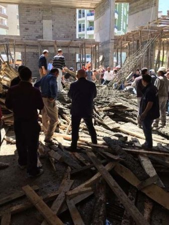 Türkiyədə məscid tikintisində çökmə olub, üç nəfər ölüb