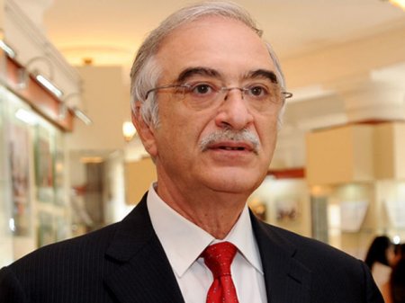 Türkmənbaşı Polad Bülbüloğlunu mükafatlandırdı