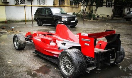 Azərbaycanlı gənc özü düzəltdiyi “Ferrari”ni 35 min manata satır