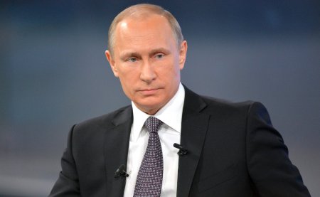 Vladimir Putin idmançılardan üzr istədi