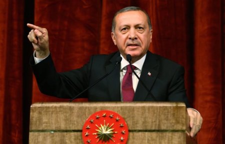Türkiyə prezidenti: “Terrorçulara silah verən onlarla əlbirdir”
