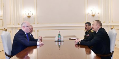 Gürcüstanın müdafiə naziri İlham Əliyevin qəbulunda
