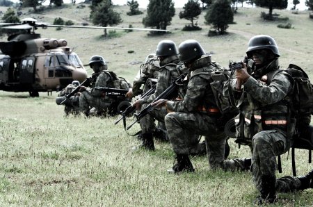 Türkiyə Ordusu Afrinin mərkəzini mühasirəyə almağa hazırlaşır