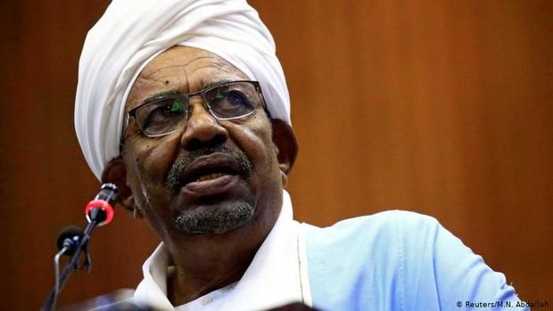 Sudanın devrilmiş prezidentinin evindən 100 milyon dollar tapıldı