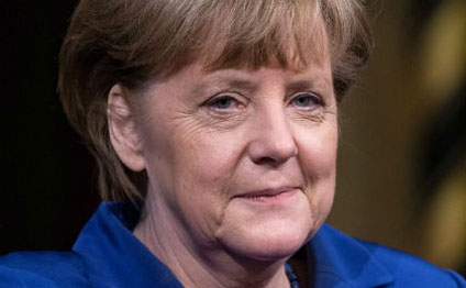 Angela Merkelə "hücum" edildi