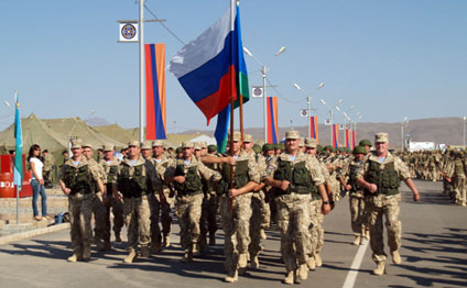 Rus bazasına erməni hücumu