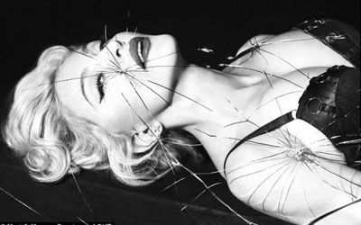 56 yaşlı Madonnadan seksual görüntülər