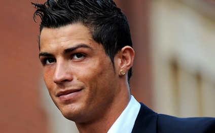Ronaldo dördüncü dəfə "Qızıl buts" mükafatını aldı