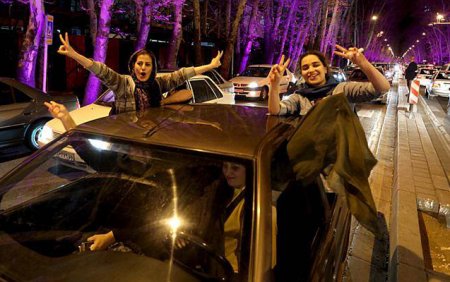 İranlı qadınlar tarixi anlaşmaya belə sevindi- Dünyanın danışdığı hadisə