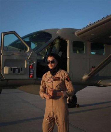 Dünyanın ən gözəl qadın pilotu