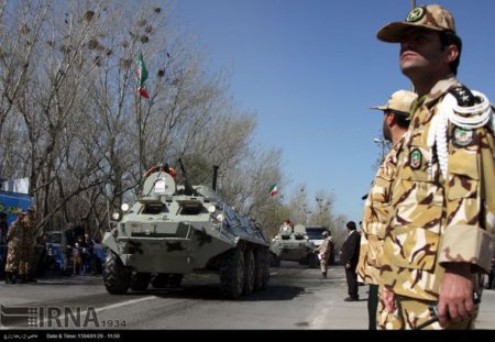 İran yerli istehsal olan yeni silahları təqdim etdi