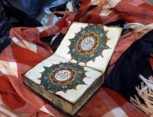 Yanan binada möcüzə: mənzil kül oldu, Quran yanmadı