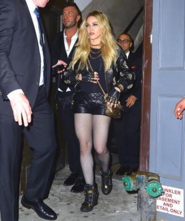 Madonna 18 yaşlı qız imicində