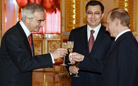 Putin Polad Bülbüloğlunu mükafatlandırdı