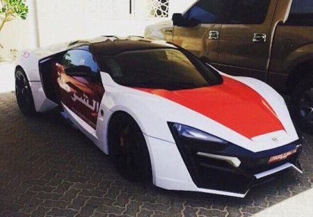 Ərəb polisi dünyanın ən nadir “supercar”ını aldı