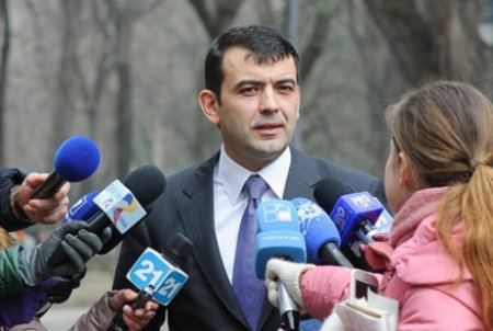 "Azercell"in sabiq prezidenti Moldovanı "başsız" qoydu