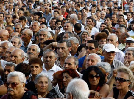 50 il ərzində Ermənistan əhalisi milyon nəfər azalacaq