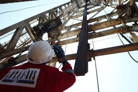 Azərbaycan neftinin qiyməti 49 dolları ötdü