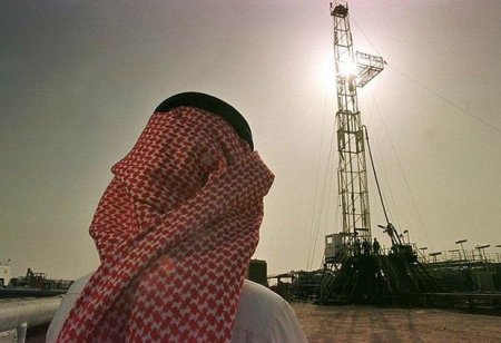 Küveyt neft hasilatının dondurulmasına razılıq verib
