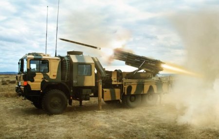 Azərbaycan ordusu Ağdamda düşmənə qarşı reaktiv artilleriyanı işə saldı