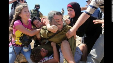 İsrail əsgərinin 11 yaşlı fələstinliyə qarşı amansız hücumu