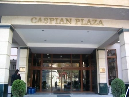 “Caspian Plaza”da adam öldü