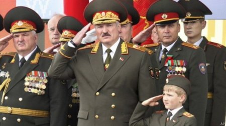 Lukaşenko oğlu Kolyanı BMT-yə niyə aparıb?