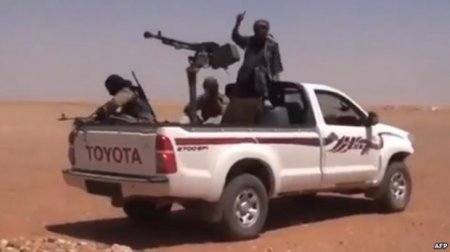 “Toyota” ciplərini İŞİD-ə ABŞ bağışlayıb