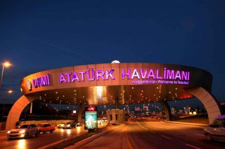 İstanbulda hava limanında öz reysinə gecikən britaniyalı qadın intihar edib