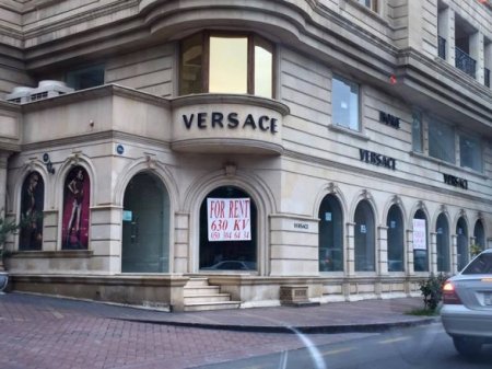 “Versace” Bakıdakı butikini bağlayır